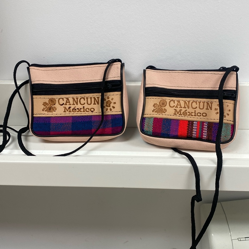 Cancún change purses
